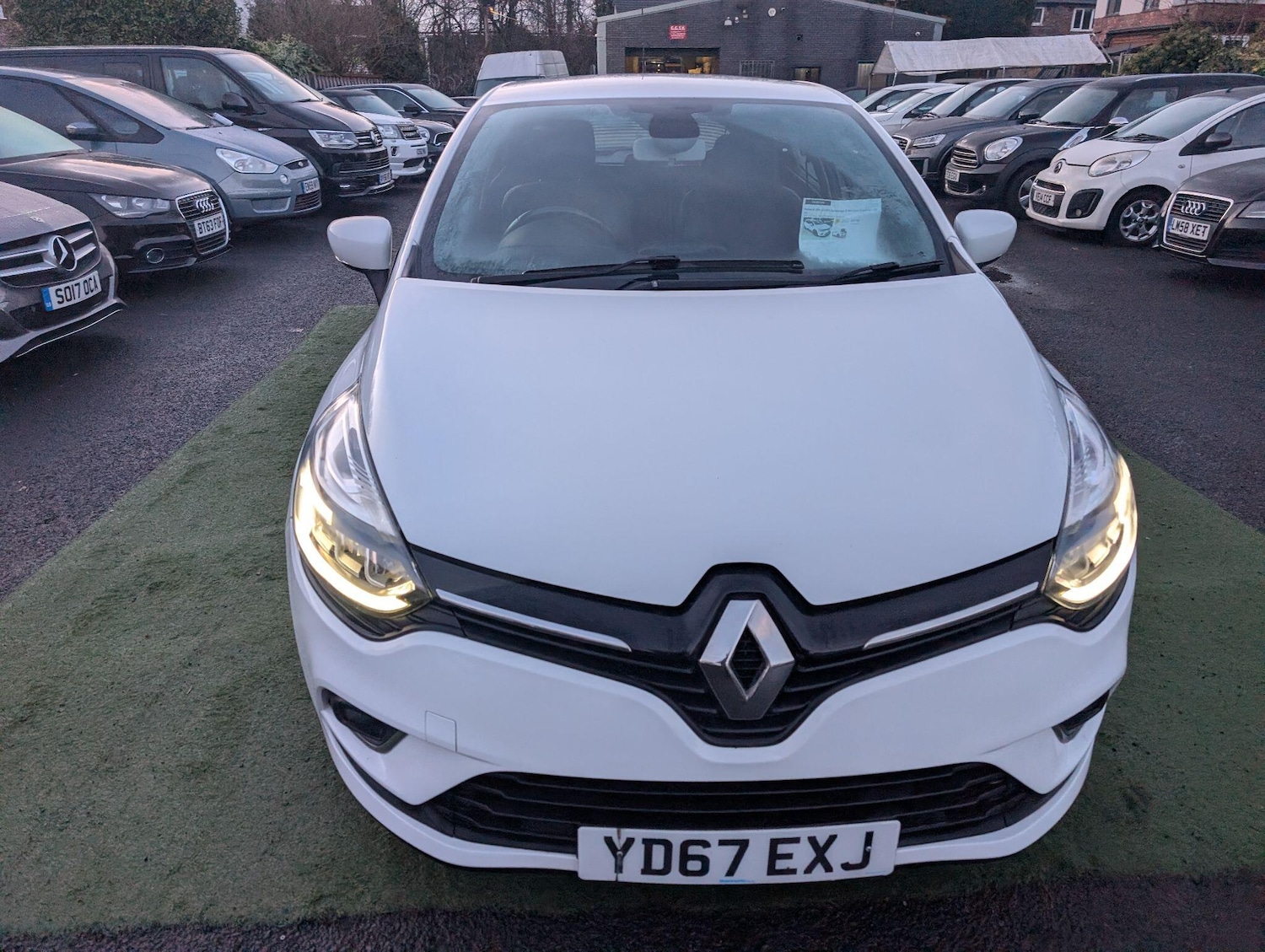 Used Renault Clio 2017 for sale - 76780610: Photo 6