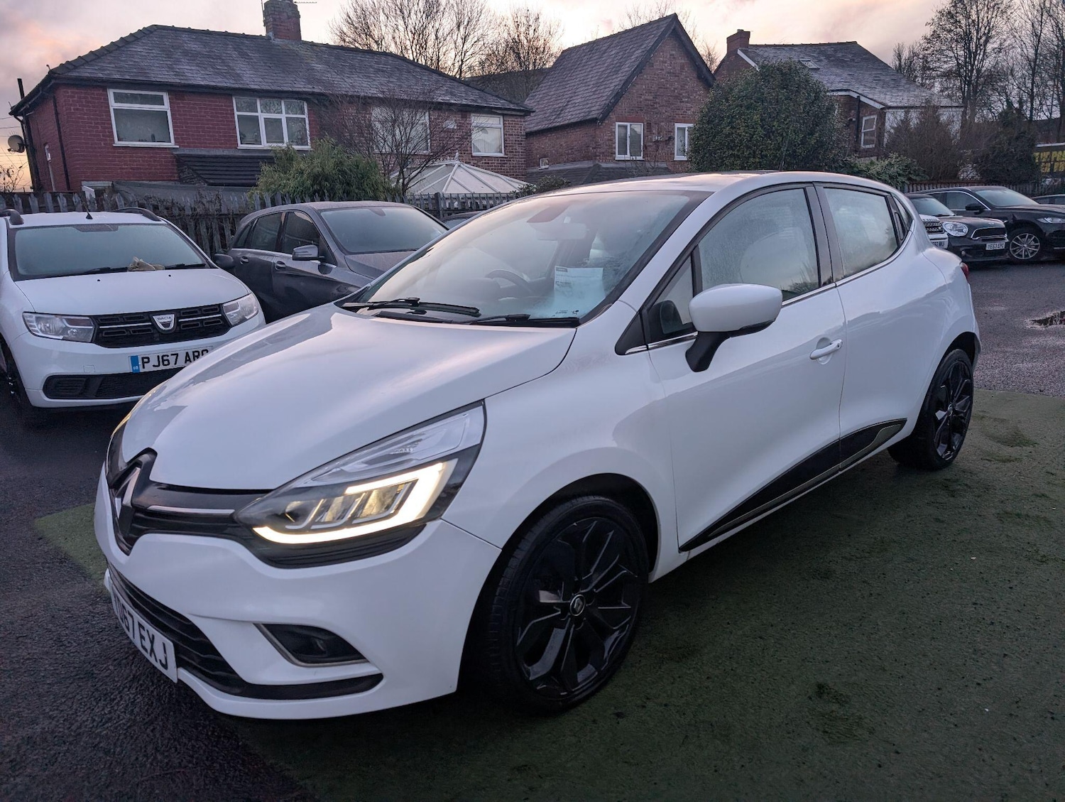 Used Renault Clio 2017 for sale - 76780610: Photo 9