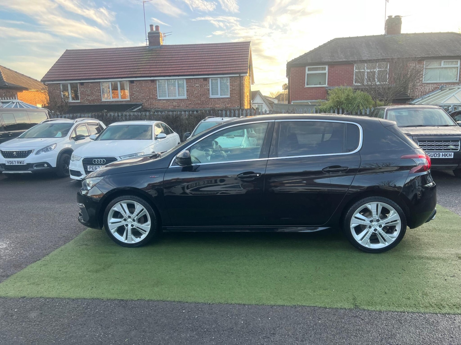 Used Peugeot 308 2018 for sale - 76942368: Photo 15