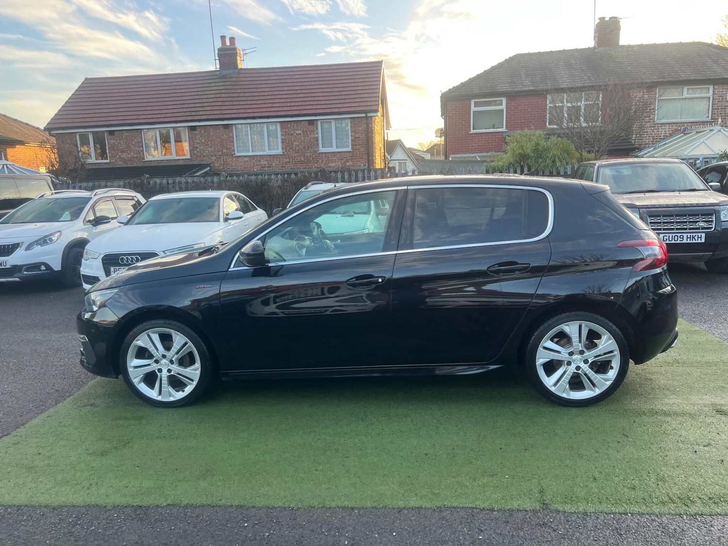 Used Peugeot 308 2018 for sale - 76942368: Photo 18
