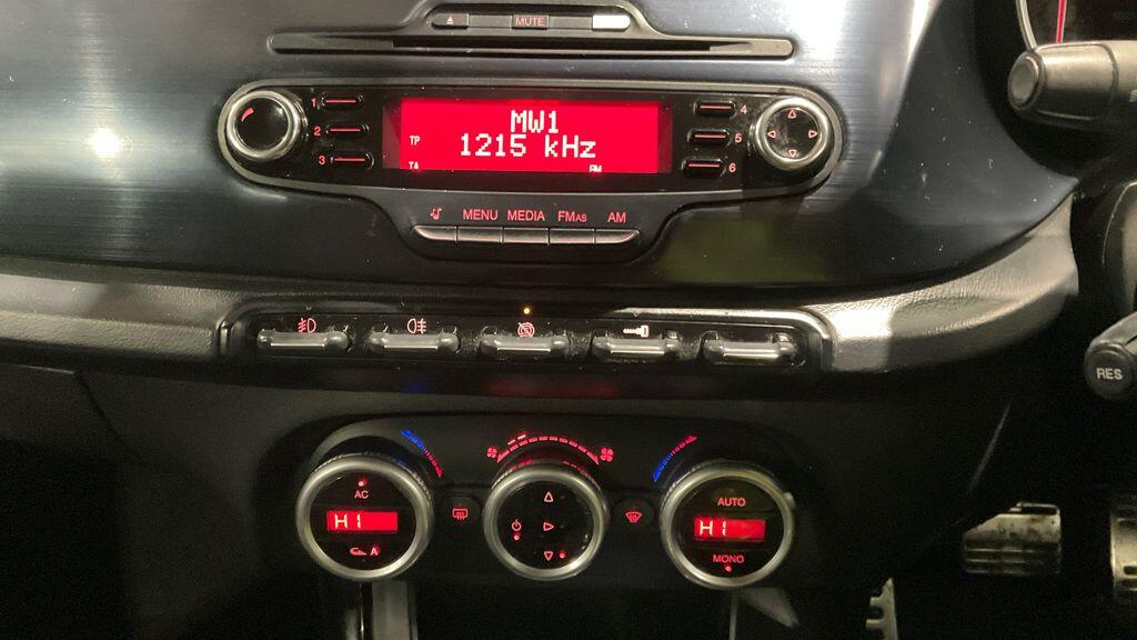 Used Alfa Romeo Giulietta 2012 for sale - 76667132: Photo 11