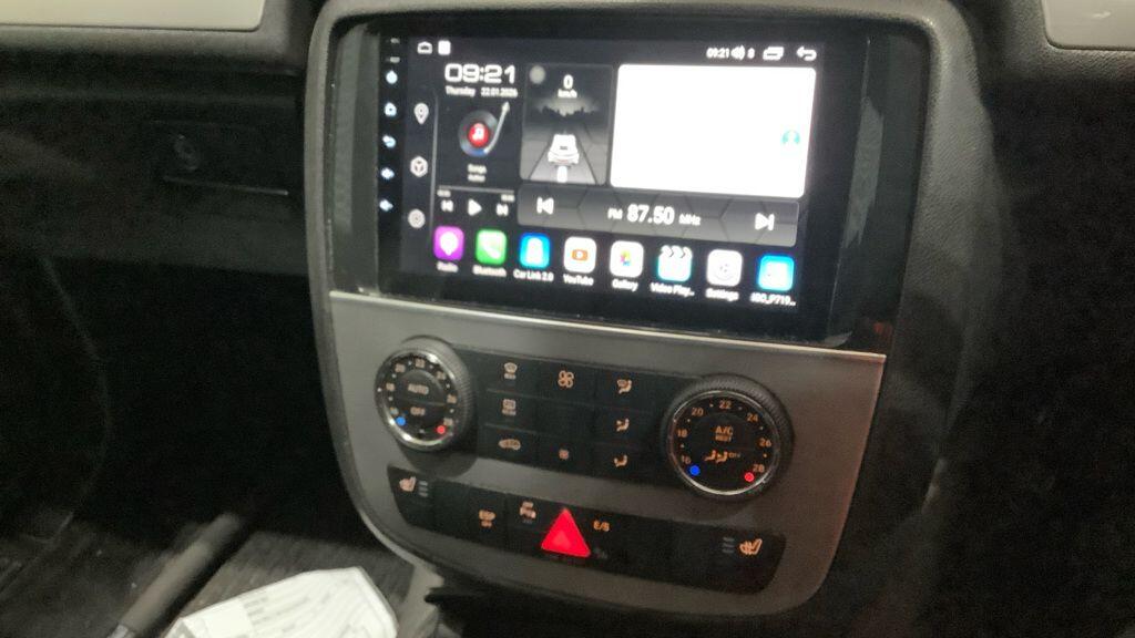 Used Mercedes-Benz R Class 2010 for sale - 77330633: Photo 16