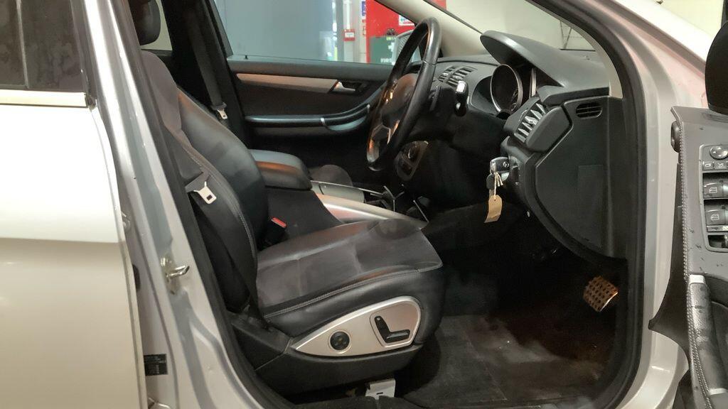 Used Mercedes-Benz R Class 2010 for sale - 77330633: Photo 5