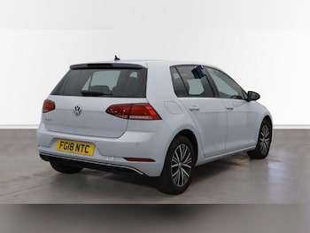 Used Volkswagen Golf 2018 for sale - 77120036: Photo