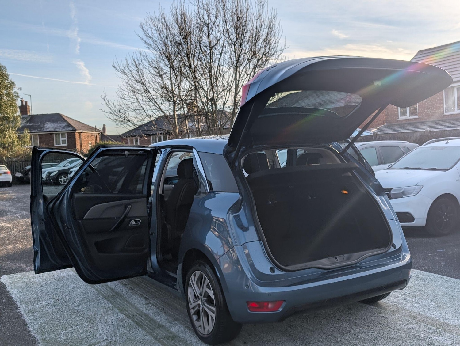 Used Citroen C4 Picasso 2013 for sale - 76701363: Photo 4