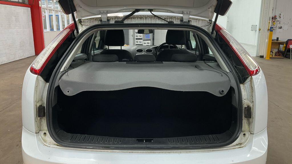 Used Ford Focus 2010 for sale - 77091209: Photo 19