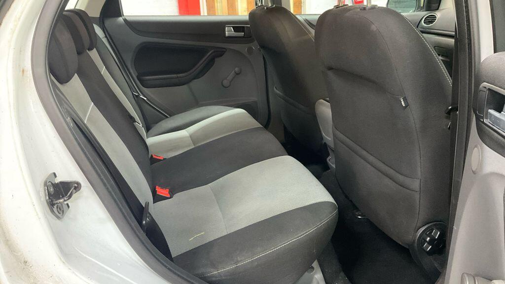 Used Ford Focus 2010 for sale - 77091209: Photo 20