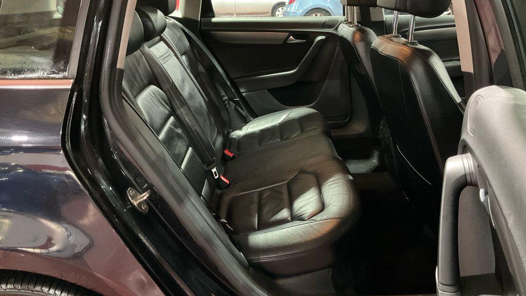 Used Volkswagen Passat 2014 for sale - 76572911: Photo 2