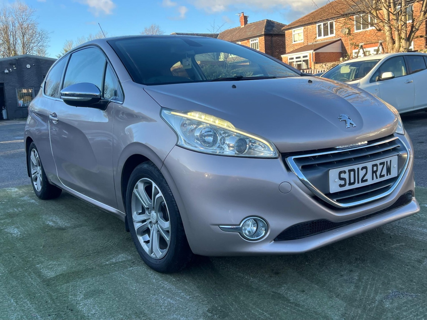 Used Peugeot 208 2012 for sale - 77097628: Photo 1