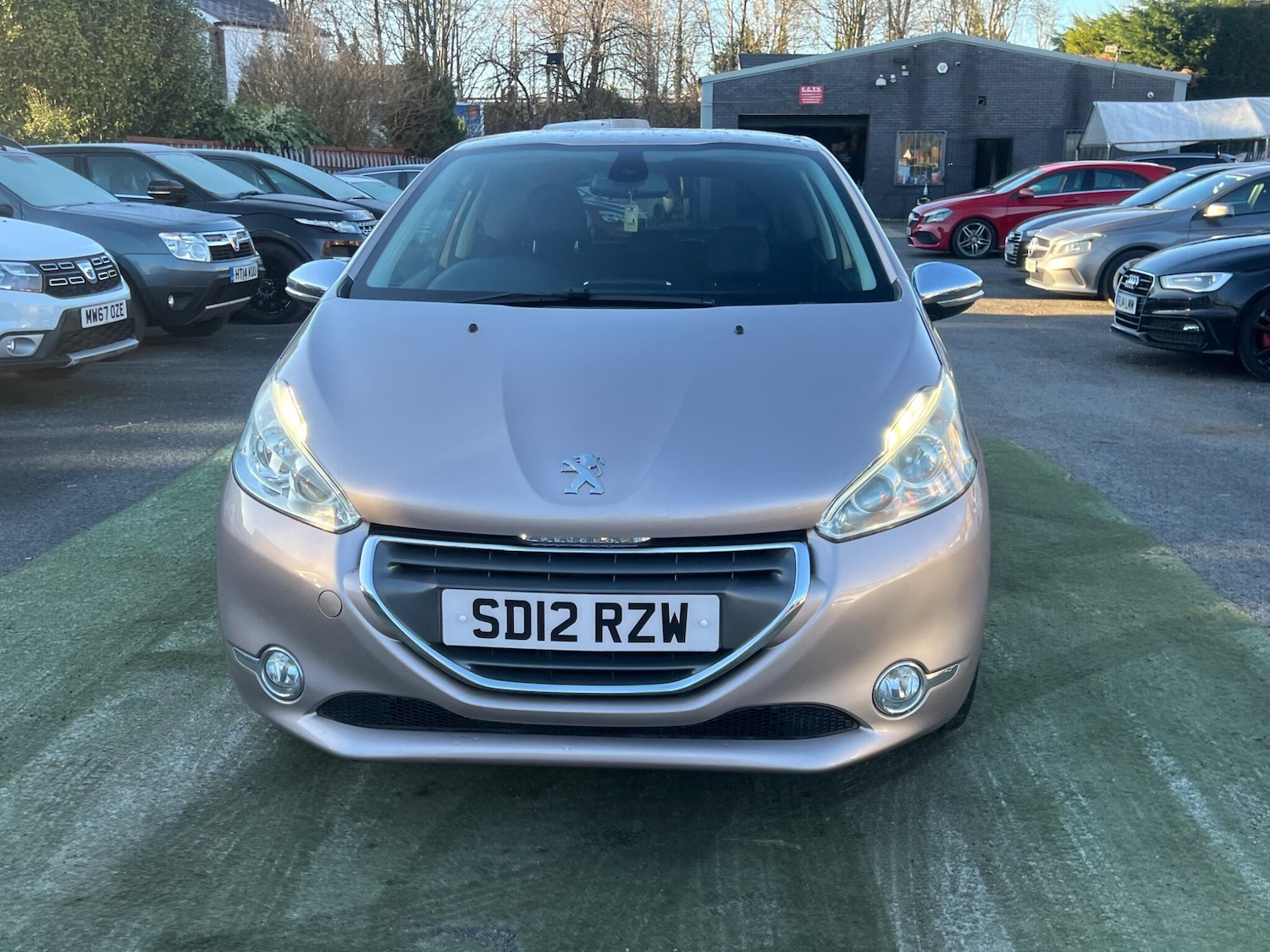Used Peugeot 208 2012 for sale - 77097628: Photo 18