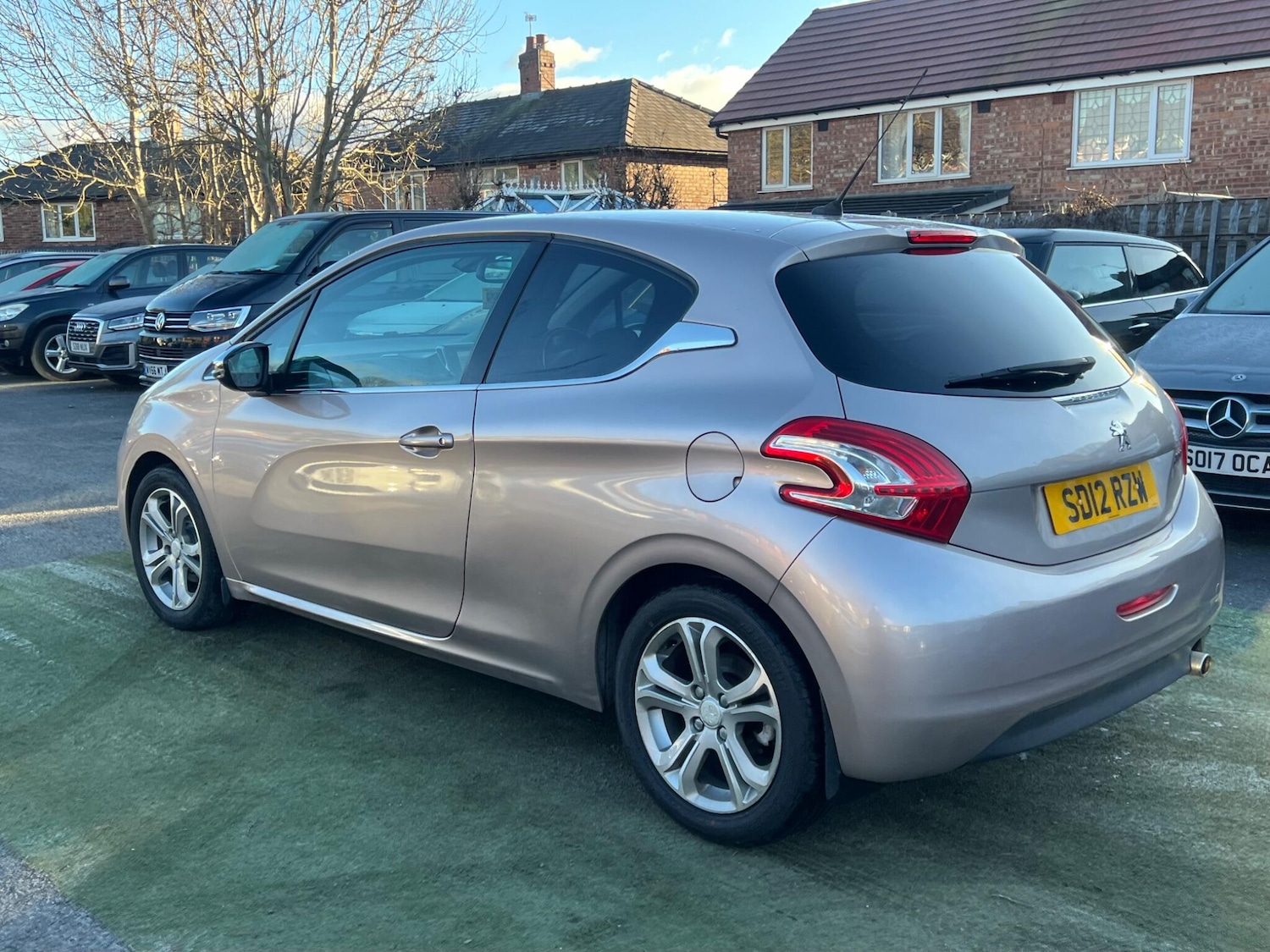 Used Peugeot 208 2012 for sale - 77097628: Photo 24