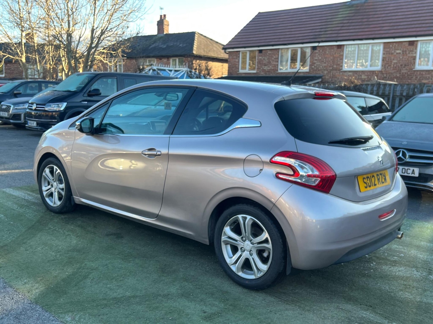 Used Peugeot 208 2012 for sale - 77097628: Photo 25