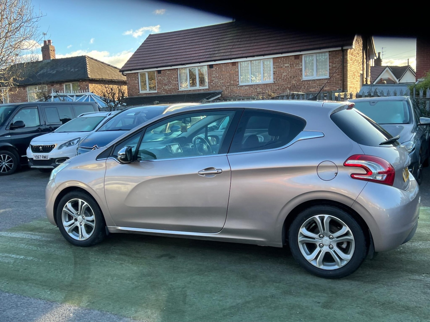 Used Peugeot 208 2012 for sale - 77097628: Photo 29