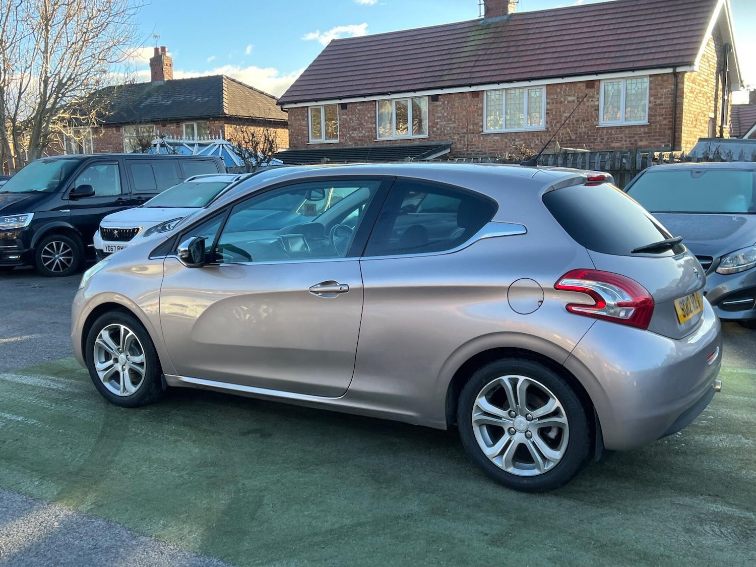 Used Peugeot 208 2012 for sale - 77097628: Photo 32