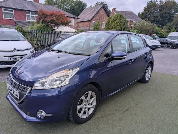 Used Peugeot 208 2014 for sale - 76189945: Photo 15