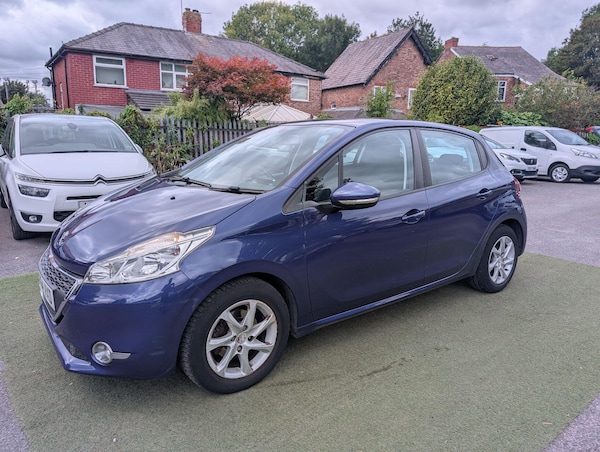 Used Peugeot 208 2014 for sale - 76189945: Photo 16