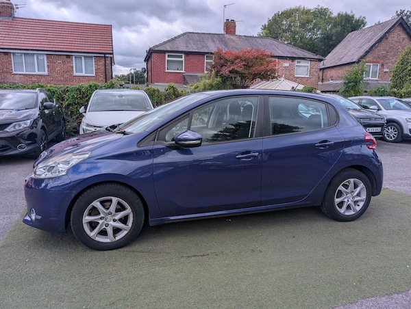 Used Peugeot 208 2014 for sale - 76189945: Photo 18