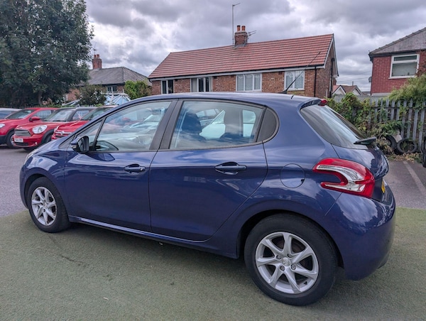 Used Peugeot 208 2014 for sale - 76189945: Photo 21