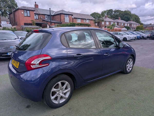 Used Peugeot 208 2014 for sale - 76189945: Photo 30