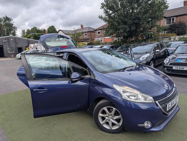 Used Peugeot 208 2014 for sale - 76189945: Photo 43