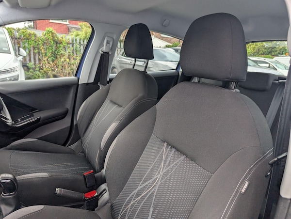 Used Peugeot 208 2014 for sale - 76189945: Photo 45