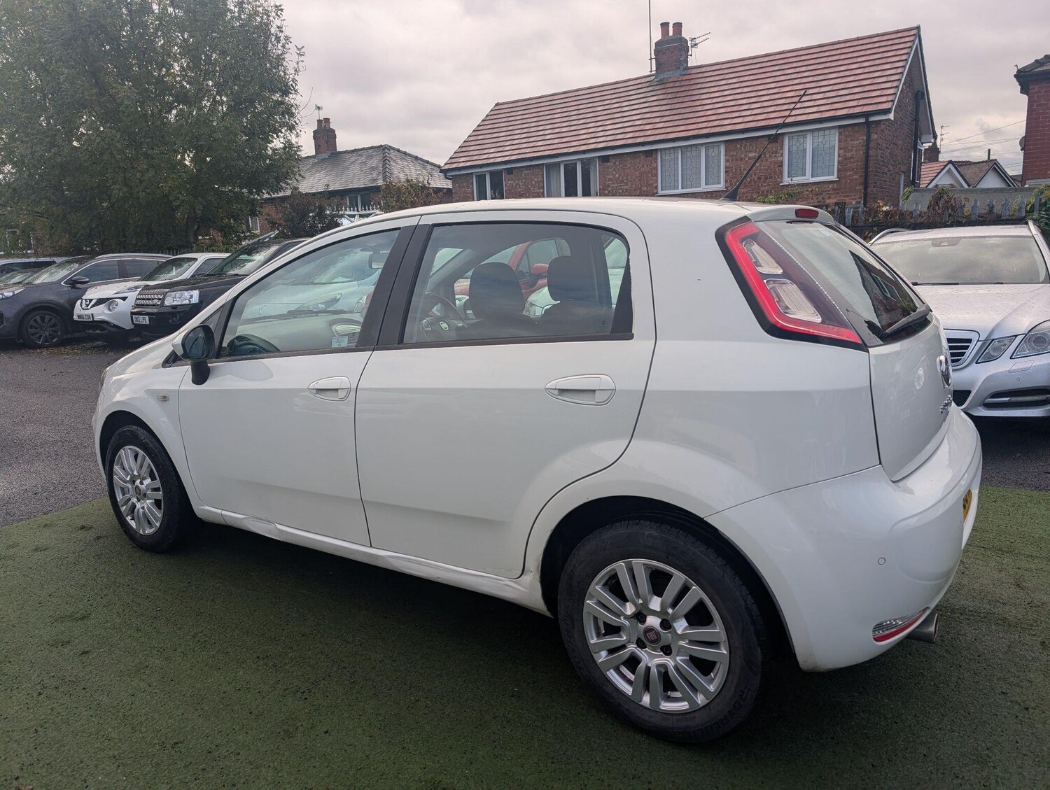 Used Fiat Punto 2013 for sale - 76337569: Photo 3