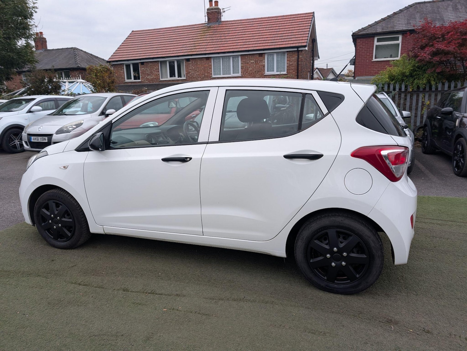 Used Hyundai i10 2015 for sale - 76166606: Photo 18