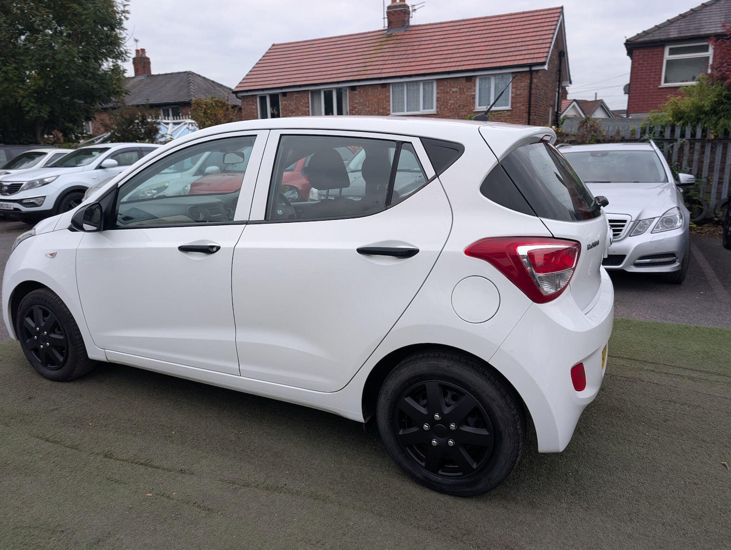 Used Hyundai i10 2015 for sale - 76166606: Photo 19