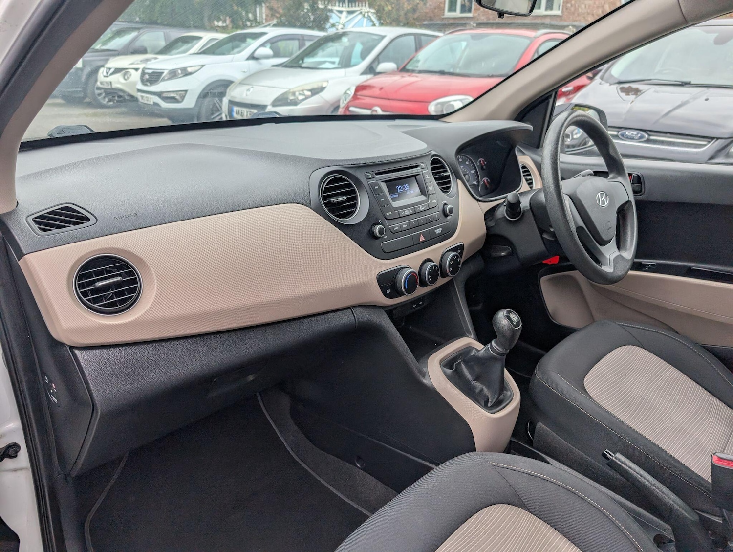 Used Hyundai i10 2015 for sale - 76166606: Photo 26