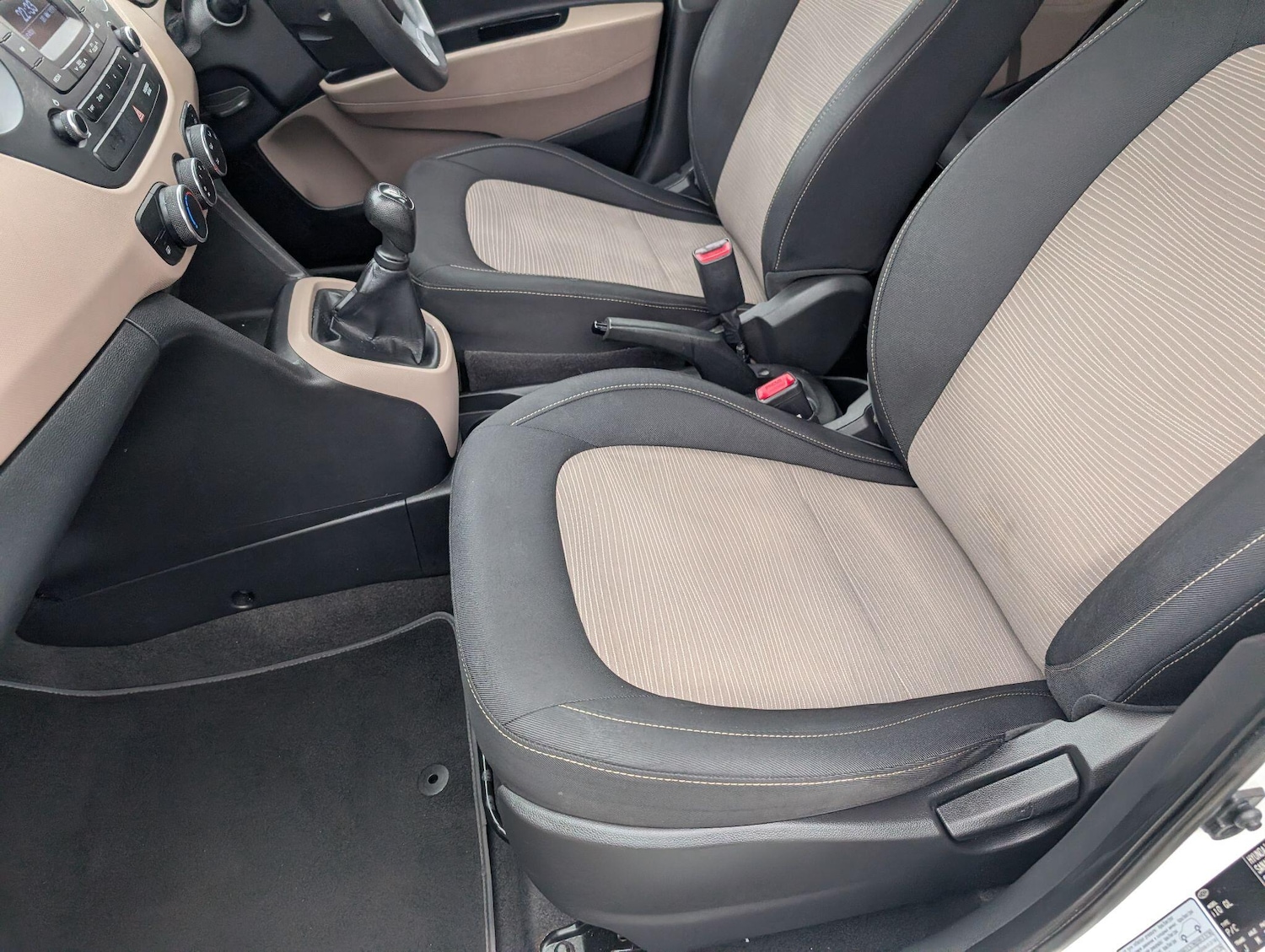 Used Hyundai i10 2015 for sale - 76166606: Photo 28