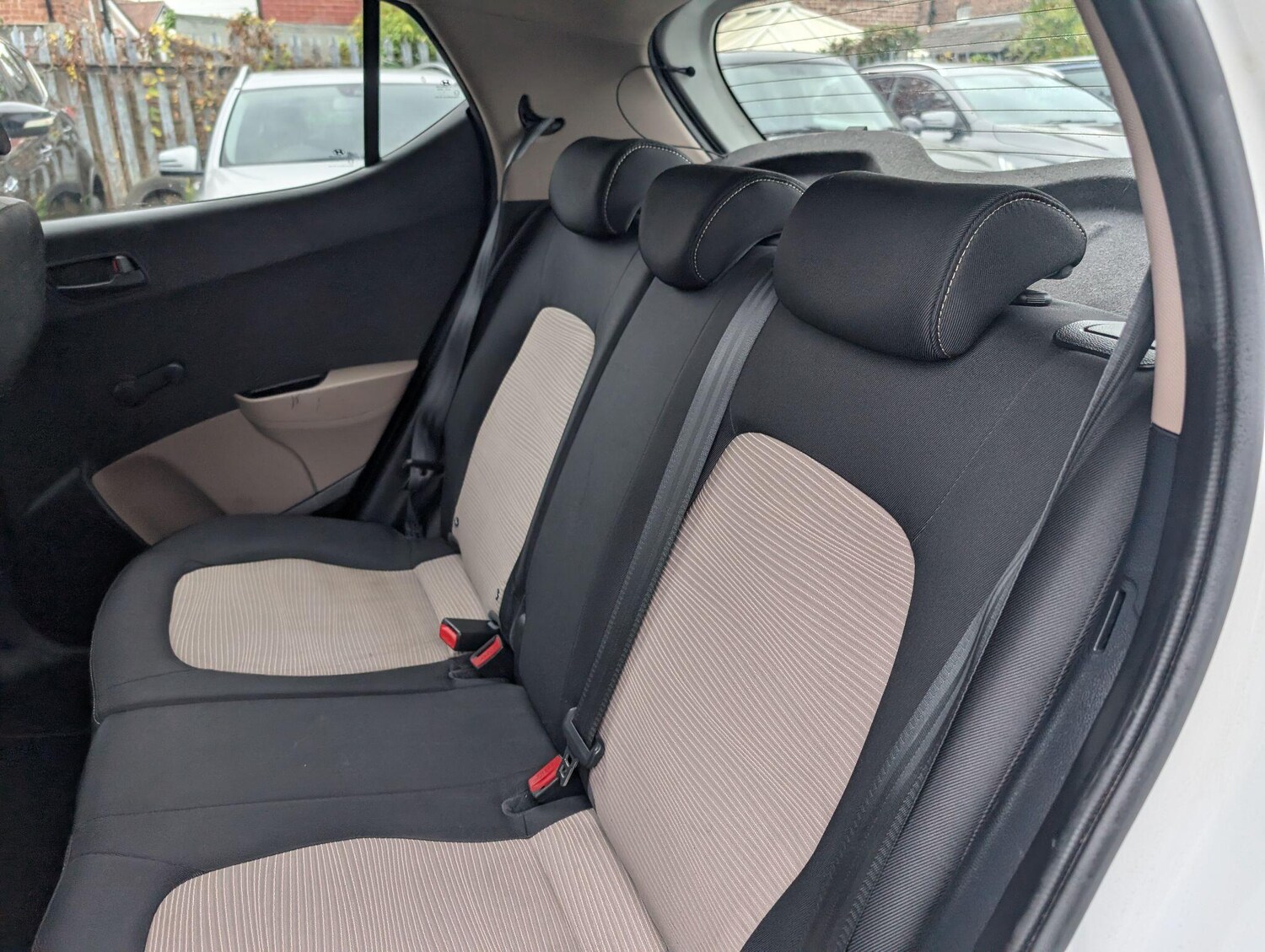 Used Hyundai i10 2015 for sale - 76166606: Photo 29