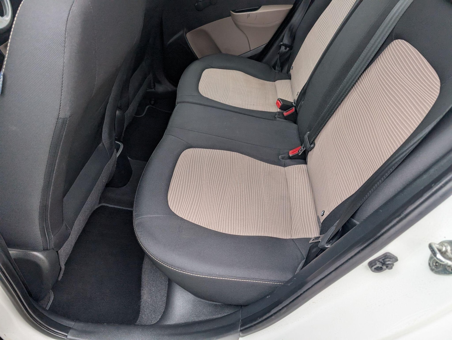 Used Hyundai i10 2015 for sale - 76166606: Photo 30