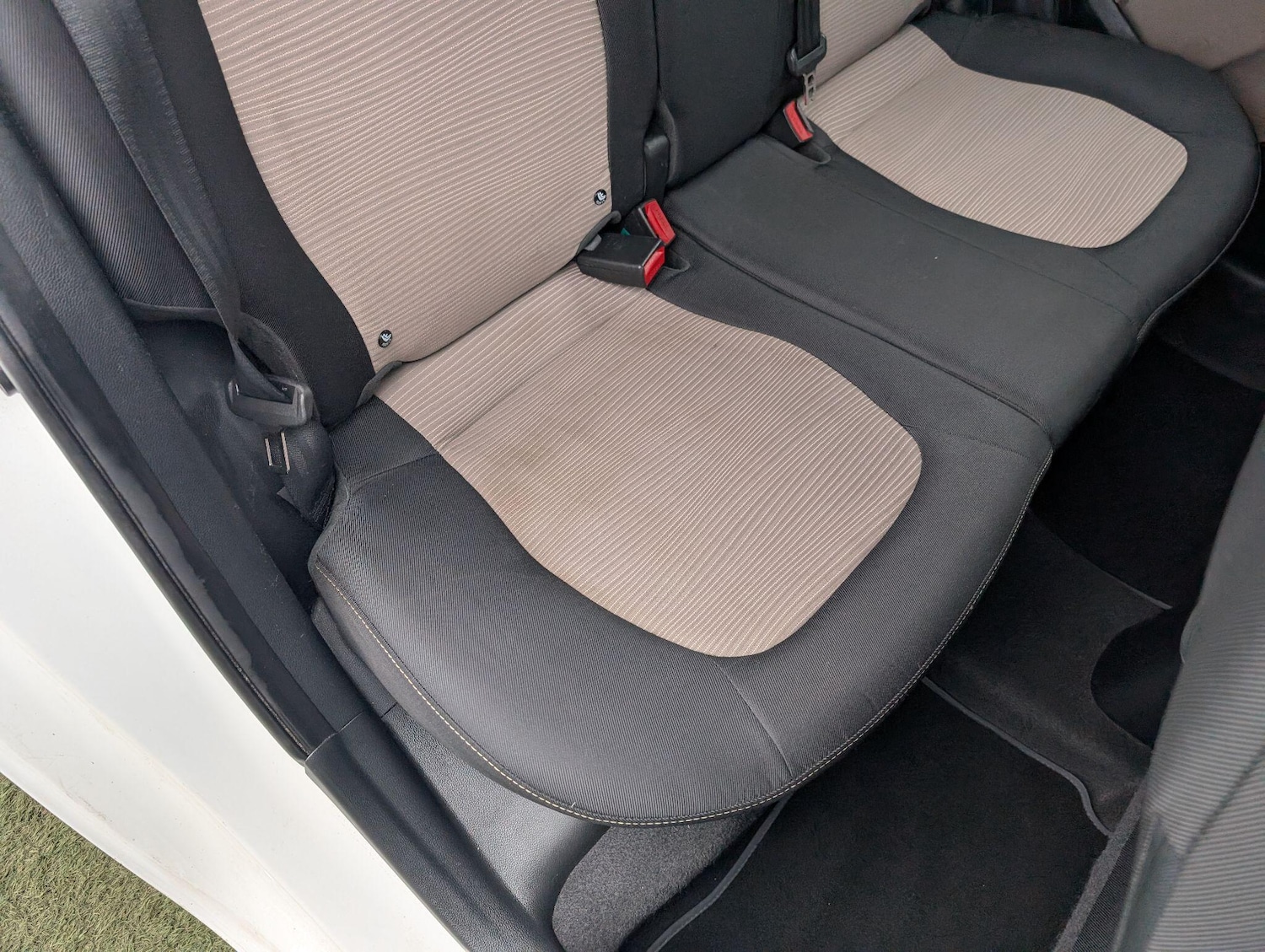 Used Hyundai i10 2015 for sale - 76166606: Photo 33