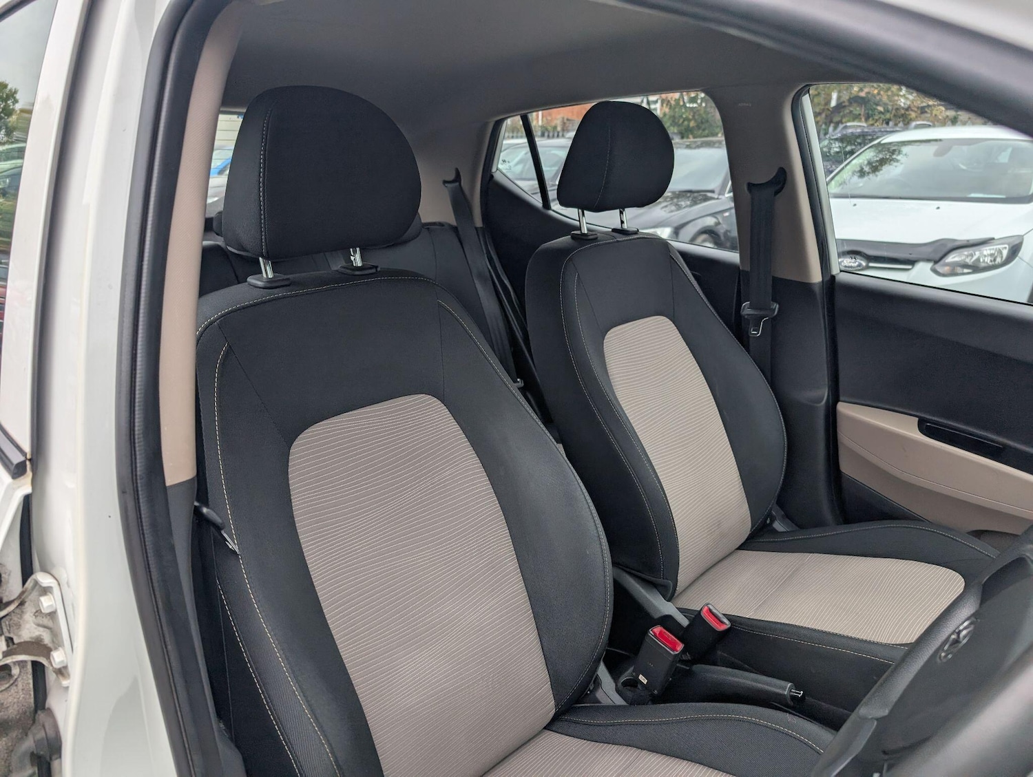 Used Hyundai i10 2015 for sale - 76166606: Photo 34