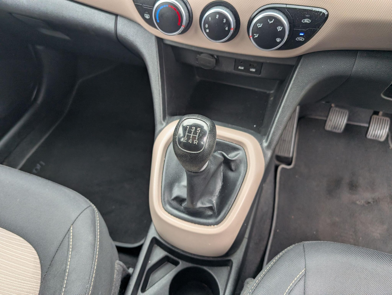 Used Hyundai i10 2015 for sale - 76166606: Photo 40