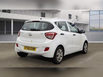 Used Hyundai i10 2015 for sale - 76166606: Photo 4