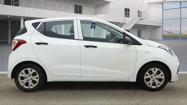 Used Hyundai i10 2015 for sale - 76166606: Photo 6