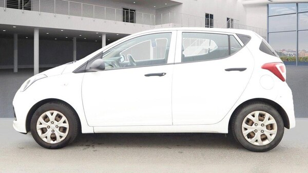 Used Hyundai i10 2015 for sale - 76166606: Photo 9