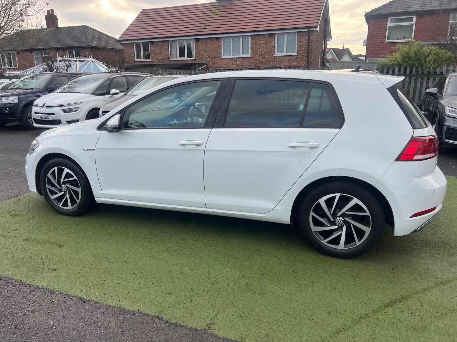Used Volkswagen Golf 2019 for sale - 77229243: Photo 40