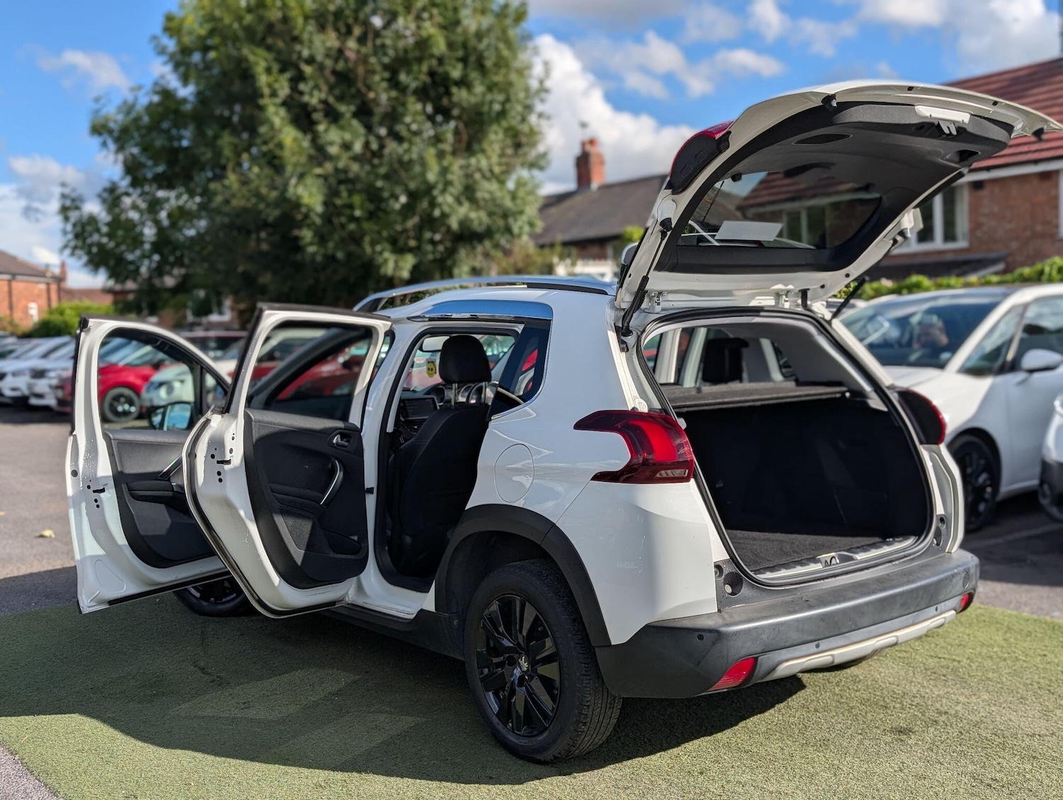 Used Peugeot 2008 2017 for sale - 76993301: Photo 3