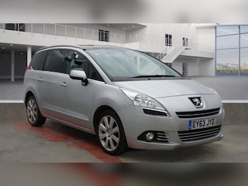 Used Peugeot 5008 2013 for sale - 76824102: Photo