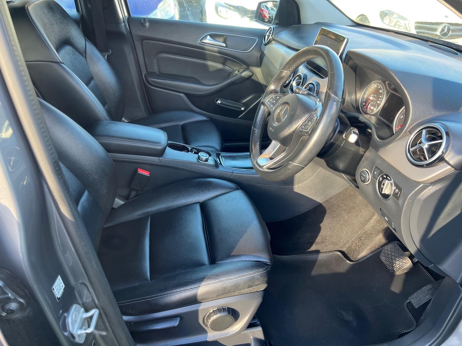 Used Mercedes-Benz B Class 2017 for sale - 76360377: Photo 26