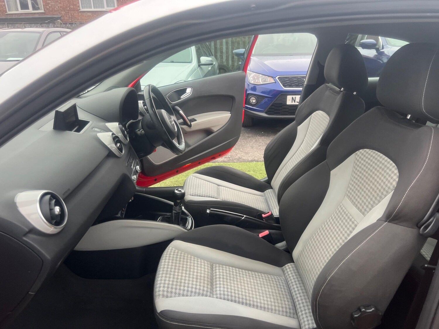 Used Audi A1 2011 for sale - 77331822: Photo 38