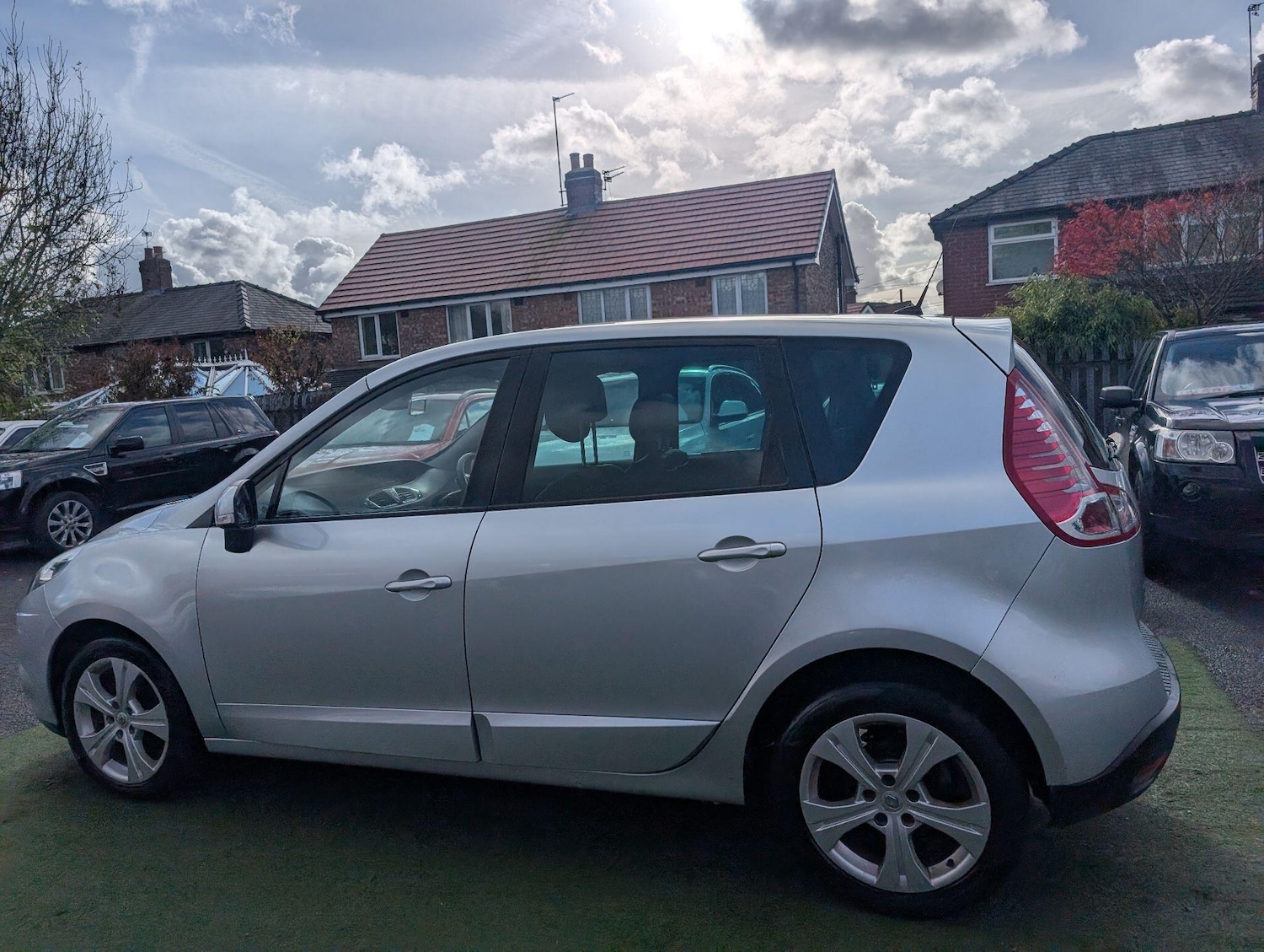 Used Renault Scenic 2012 for sale - 76440449: Photo 17