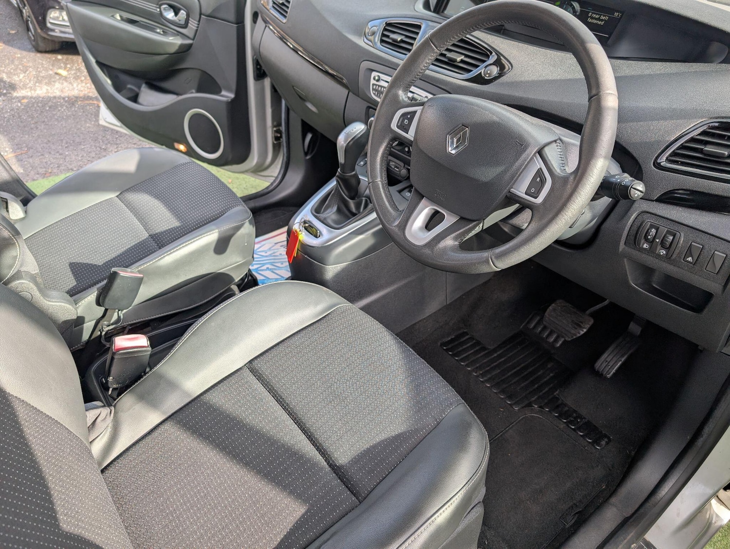 Used Renault Scenic 2012 for sale - 76440449: Photo 42