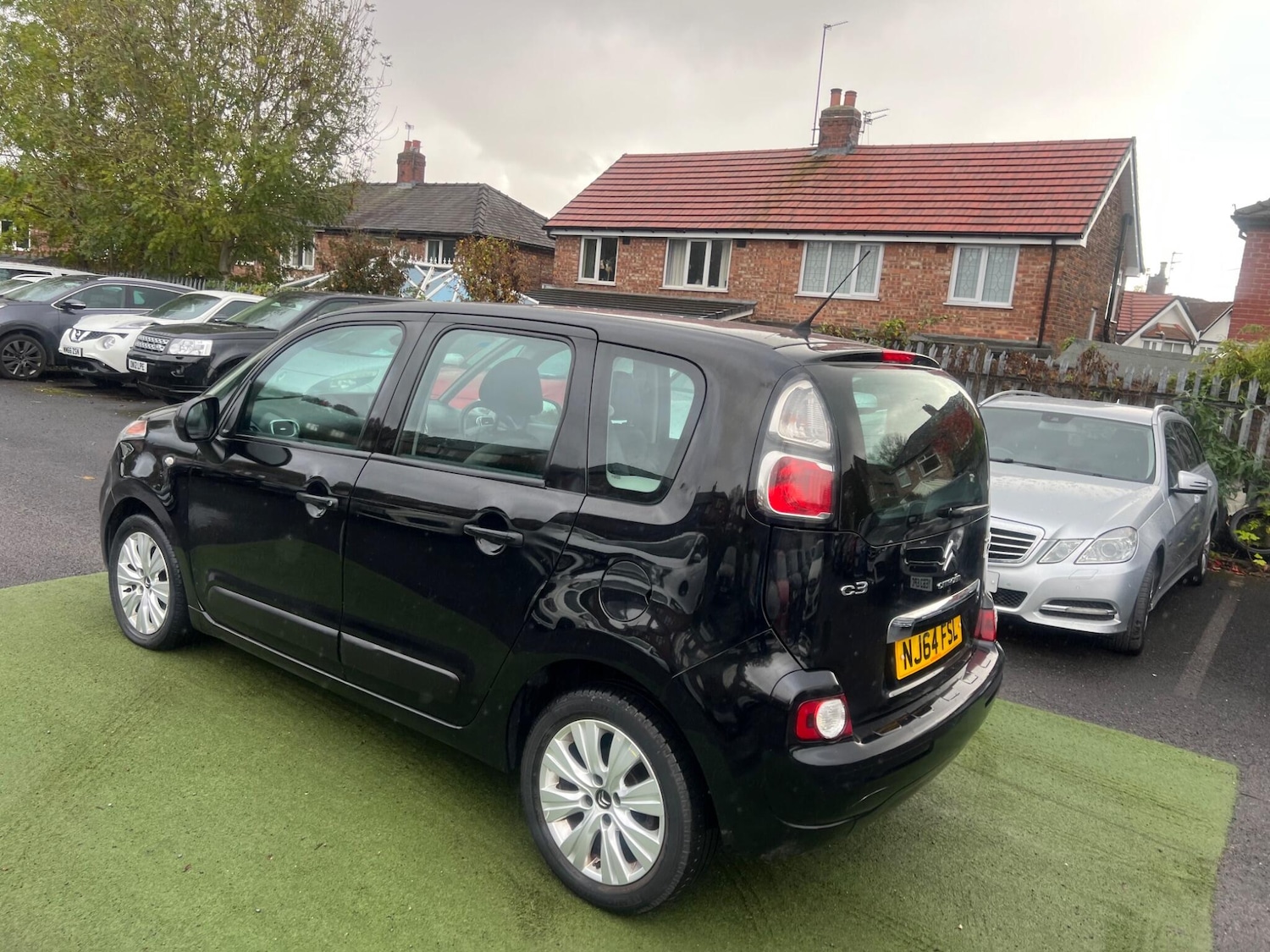 Used Citroen C3 Picasso 2014 for sale - 76361001: Photo 2