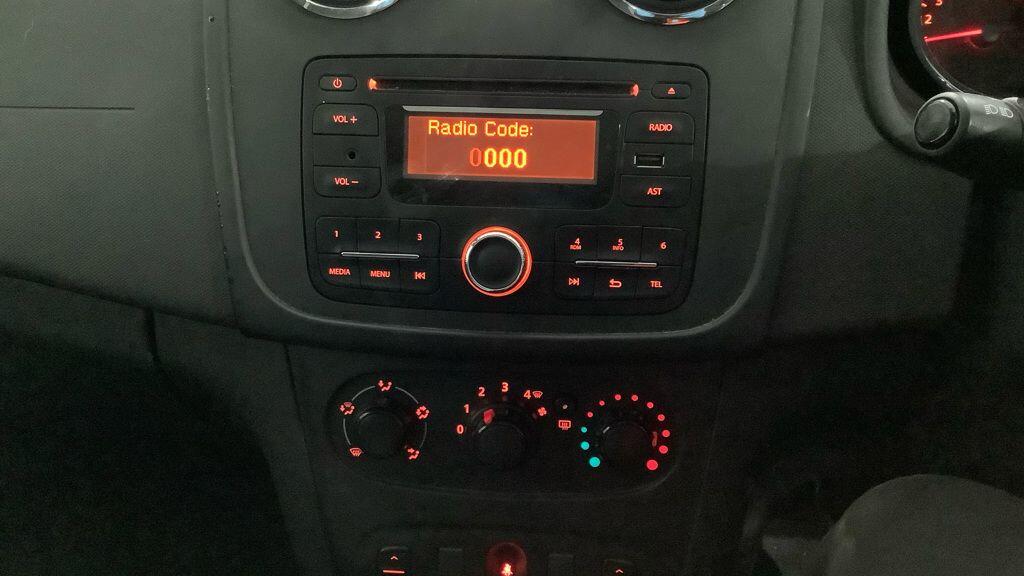 Used Dacia Sandero 2016 for sale - 77090849: Photo 23