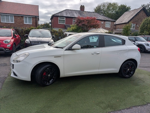 Used Alfa Romeo Giulietta 2011 for sale - 76215030: Photo 12
