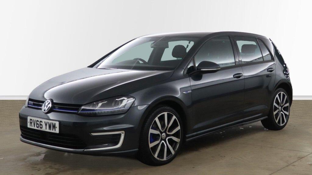 Used Volkswagen Golf 2016 for sale - 77020935: Photo 2