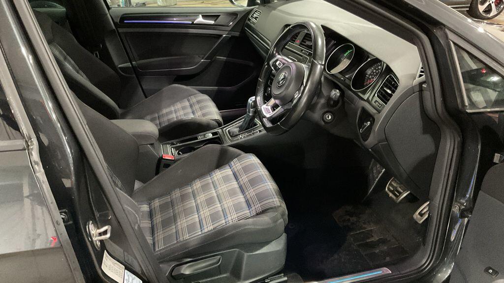 Used Volkswagen Golf 2016 for sale - 77020935: Photo 21